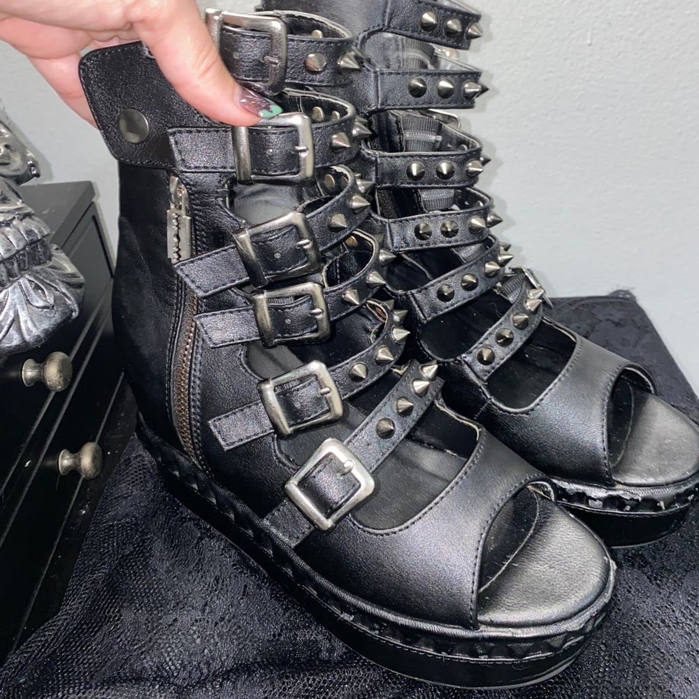 DEMONIA CULT VENOM 110 Sandal/Platform